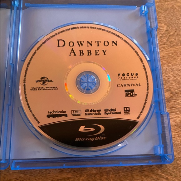 Downton Abbey Blu-ray and The book Lady Catherine and the Real Downton Abbey. - Picture 12 of 12